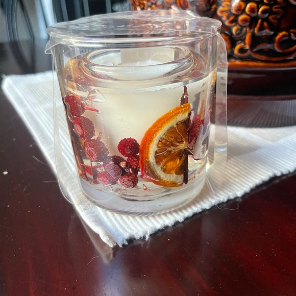 Stoneglow Winter Woods & White Jasmine Candle - Picture 2 of 5